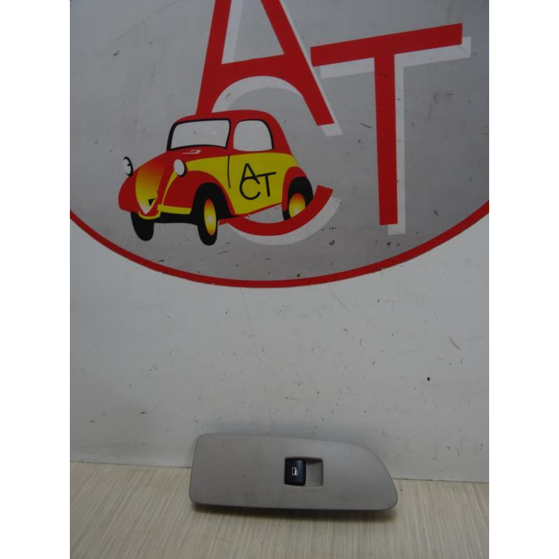 Interrupteur de leve vitre avant droit BMW SERIE 1 E81 d’occasion