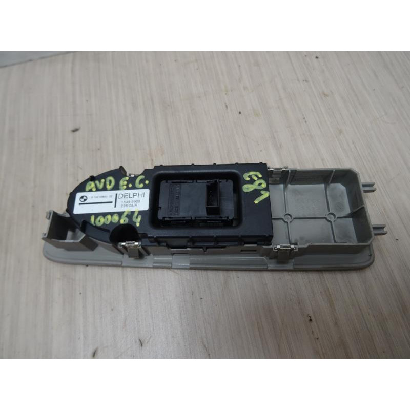 Interrupteur de leve vitre avant droit BMW SERIE 1 E81 d’occasion