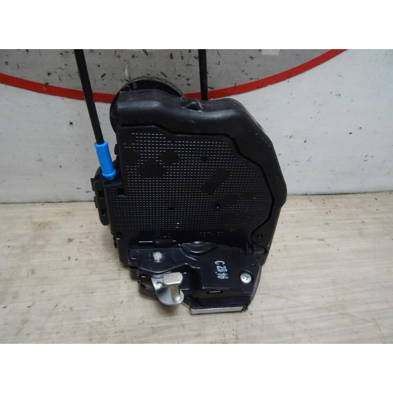Serrure arriere gauche TOYOTA AURIS 2 PHASE 2 BREAK d’occasion