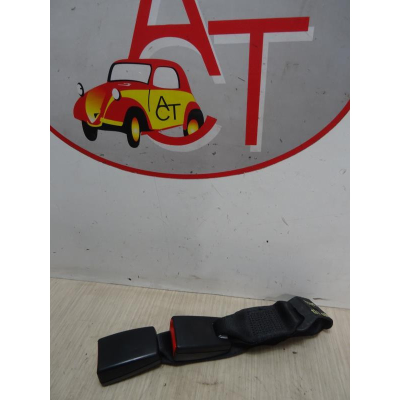 Attache ceinture arriere droit BMW SERIE 1 E81 d’occasion