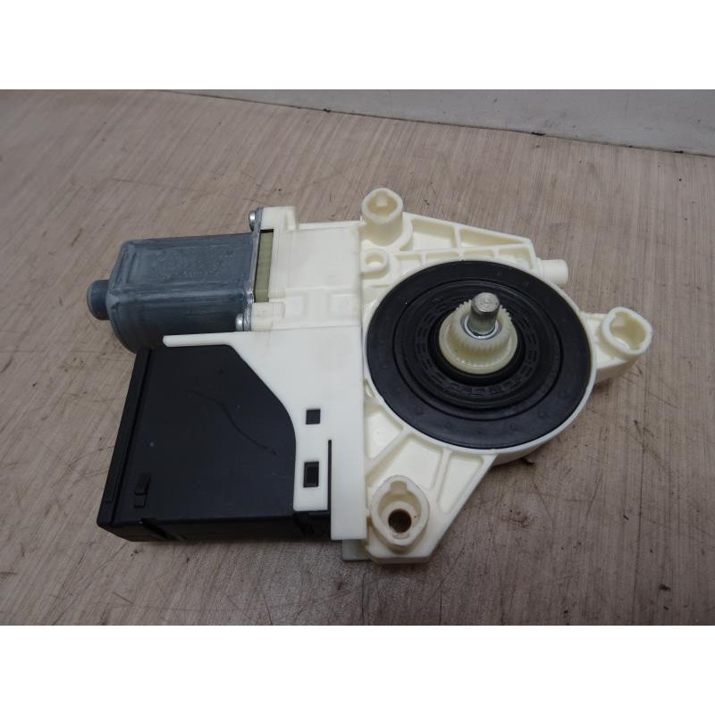 Moteur leve vitre arriere gauche RENAULT MEGANE 3 PHASE 3 d’occasion