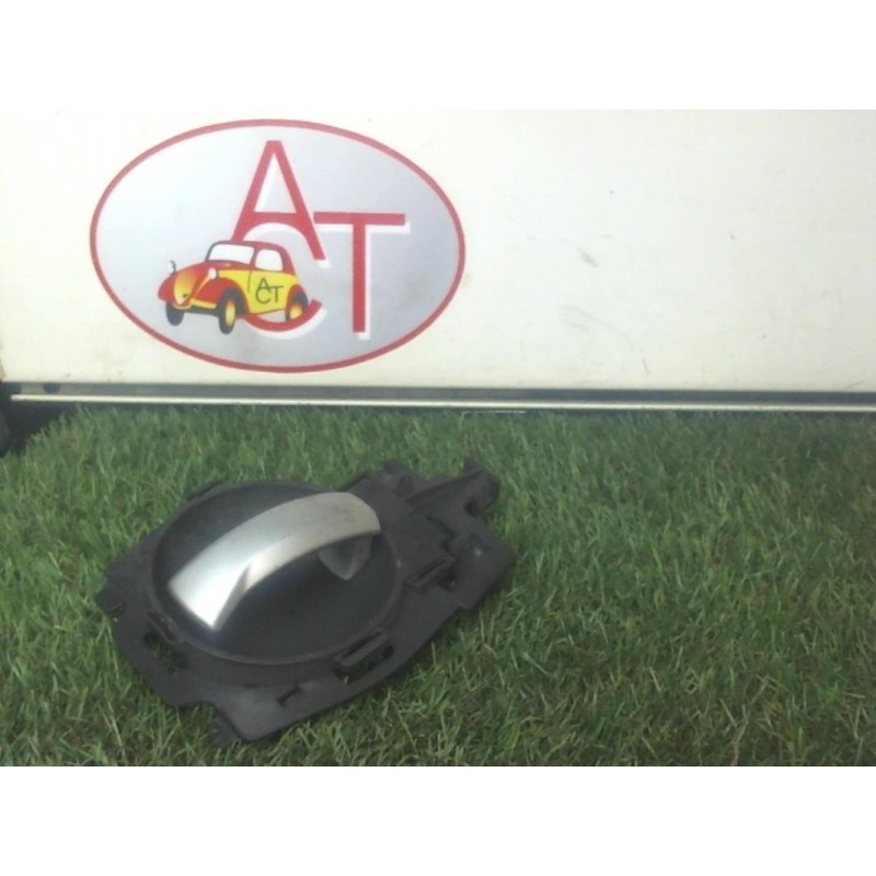 Poignee interieur avant gauche CITROEN C2 PHASE 1 d’occasion