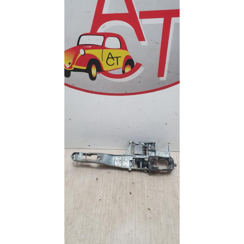 Support poignee porte avant gauche PEUGEOT 308 1 PHASE 1 d’occasion
