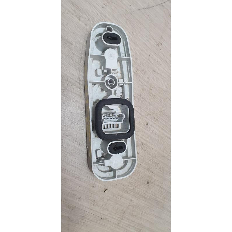 Platine feu arriere gauche RENAULT TWINGO 1 PHASE 3 d’occasion