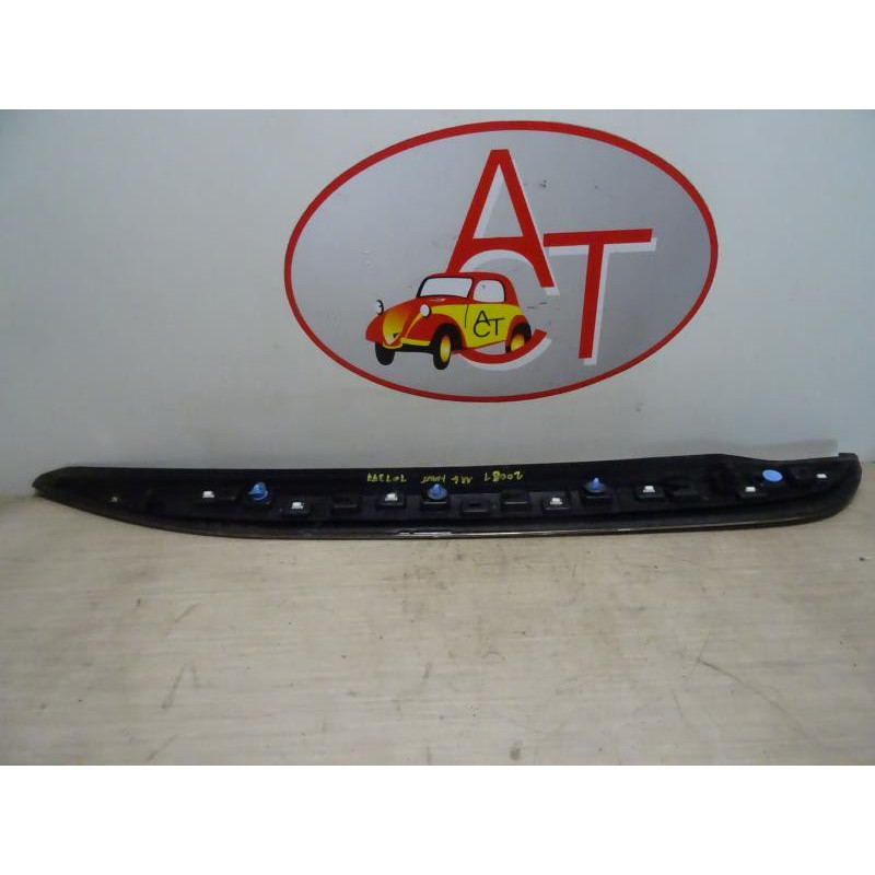 Baguette d'aile arrière gauche PEUGEOT 2008 1 PHASE 1 d’occasion