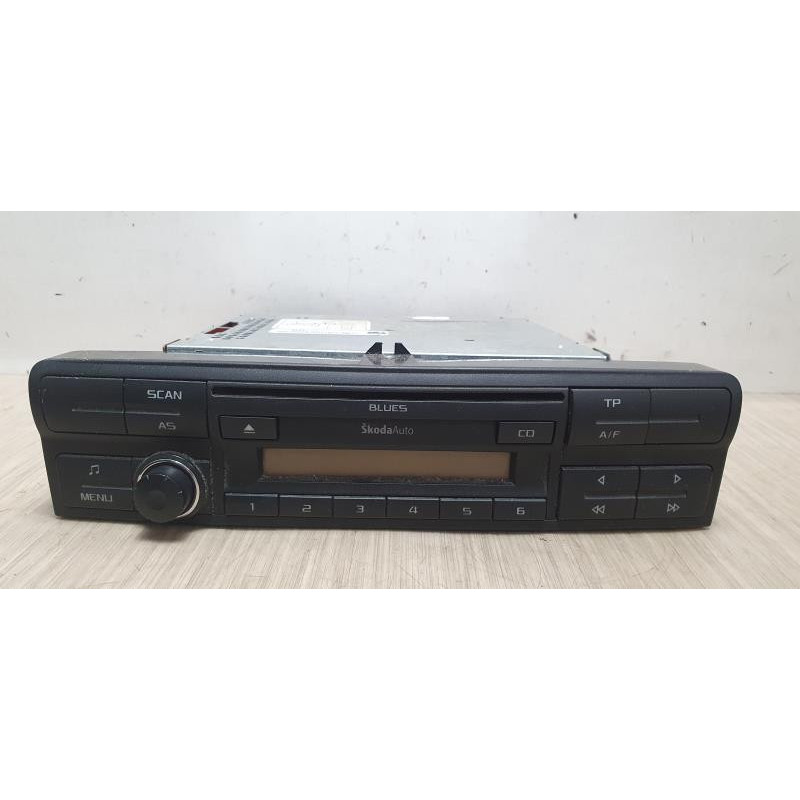 Autoradio d'origine SKODA OCTAVIA 2 PHASE 2 BREAK d’occasion