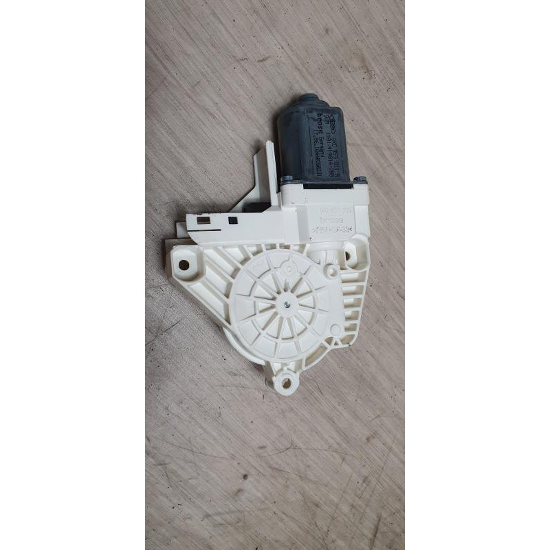 Moteur leve vitre arriere gauche AUDI Q5 1 PHASE 1 d’occasion