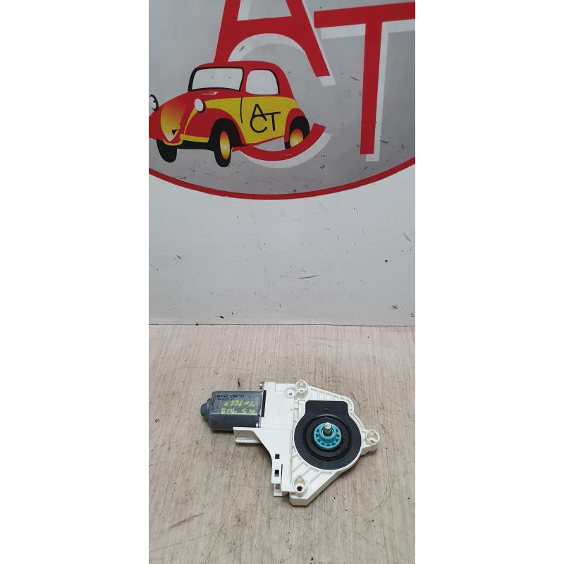 Moteur essuie glace avant droit AUDI Q5 1 PHASE 1 d’occasion