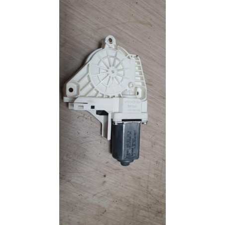 Moteur essuie glace avant droit AUDI Q5 1 PHASE 1 d’occasion
