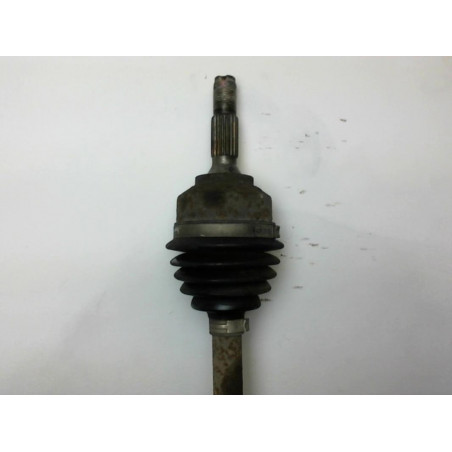 Cardan gauche (transmission) PEUGEOT 207 1.4 16V d’occasion