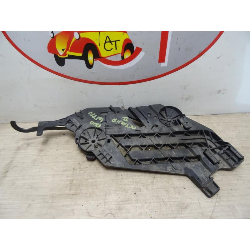 Support de pare chocs avant SKODA OCTAVIA 2 PHASE 2 BREAK d’occasion