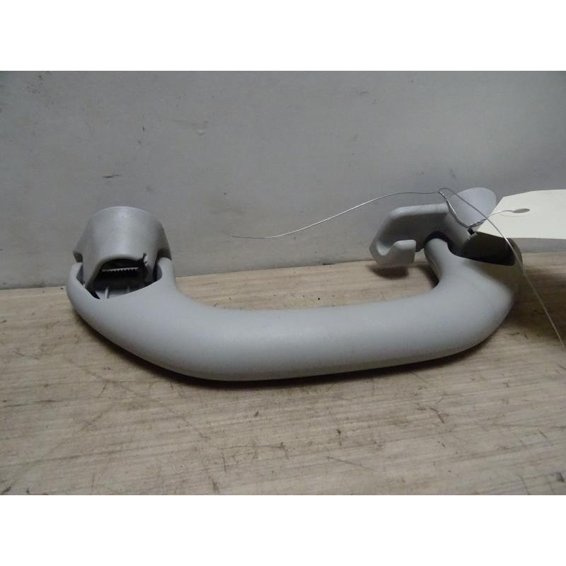Poignee de maintien arriere gauche SKODA OCTAVIA 2 PHASE 2 BREAK d’occasion