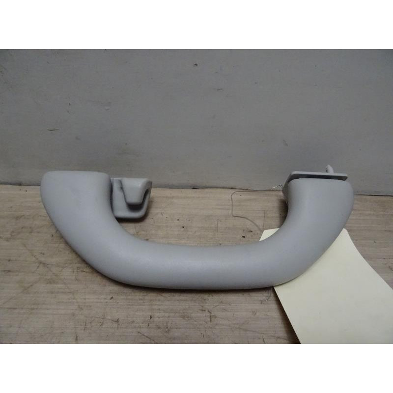 Poignee de maintien arriere droit SKODA OCTAVIA 2 PHASE 2 BREAK d’occasion