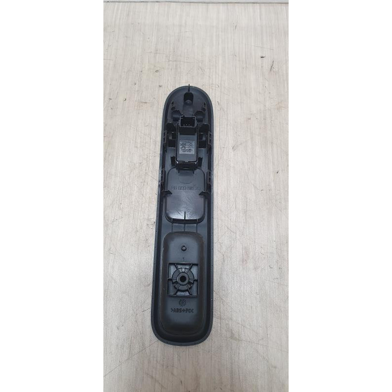 Interrupteur de leve vitre avant droit PEUGEOT 5008 1 PHASE 1 d’occasion