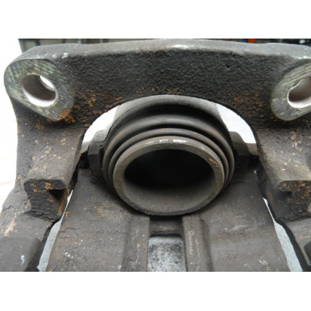 Etrier avant droit (freinage) RENAULT R25 PH2 BERLINE (B29) GTS d’occasion
