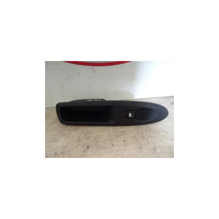 Catadioptre interieur porte arriere droite CITROEN C4 2 PHASE 1 d’occasion