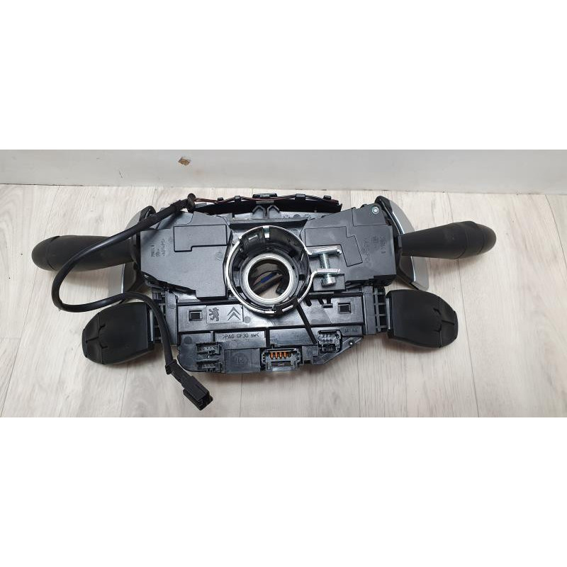 Com (Bloc Contacteur Tournant+Commodo Essuie Glace+Commodo Phare) PEUGEOT 5008 1 PHASE 1 d’occasion