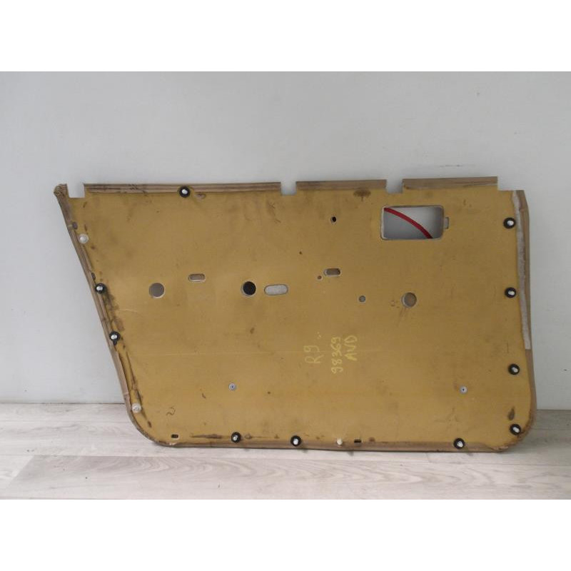 Panneau de porte avant droit RENAULT R9 d’occasion