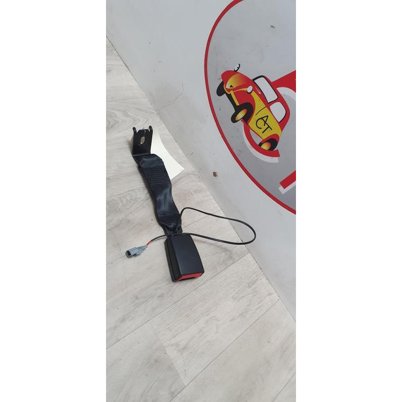 Attache ceinture arriere droit RENAULT TWINGO 3 d’occasion