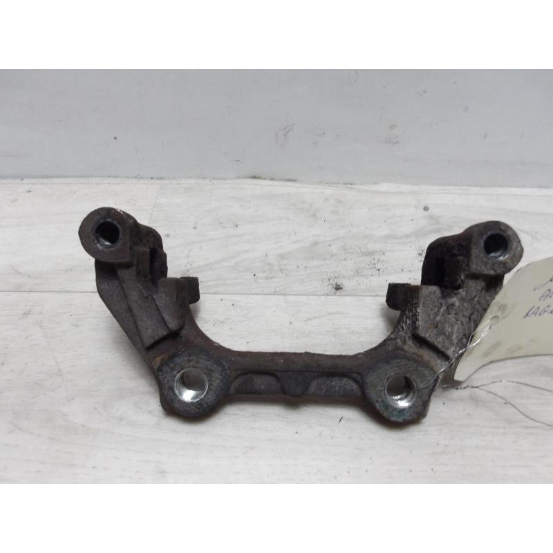 Support etrier frein (chape) arriere gauche RENAULT LAGUNA 2 PHASE 1 d’occasion