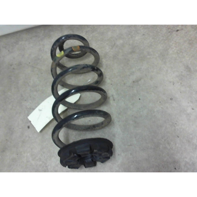 Ressort de suspension arriere gauche RENAULT TWINGO 3 d’occasion