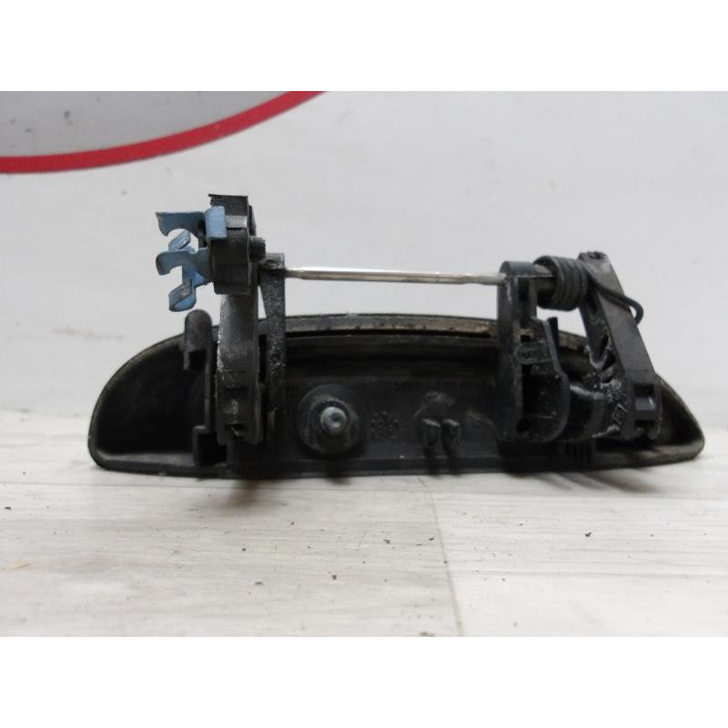 Poignee porte arriere gauche RENAULT CLIO 2 PHASE 1 d’occasion