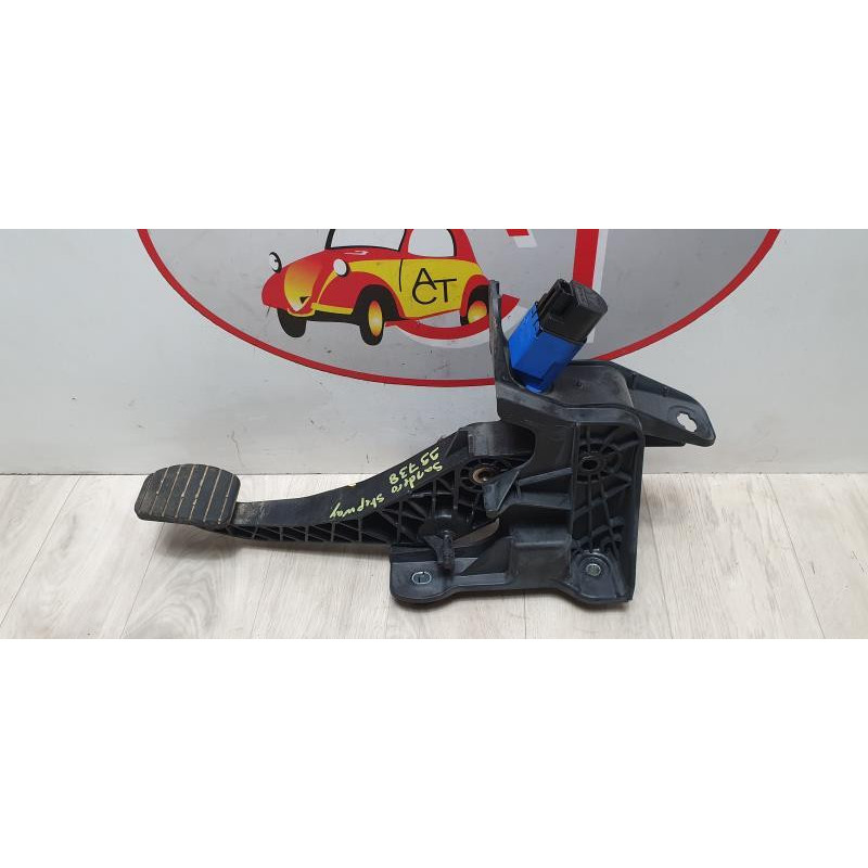 Pedalier d'embrayage DACIA SANDERO 2 PHASE 2 d’occasion