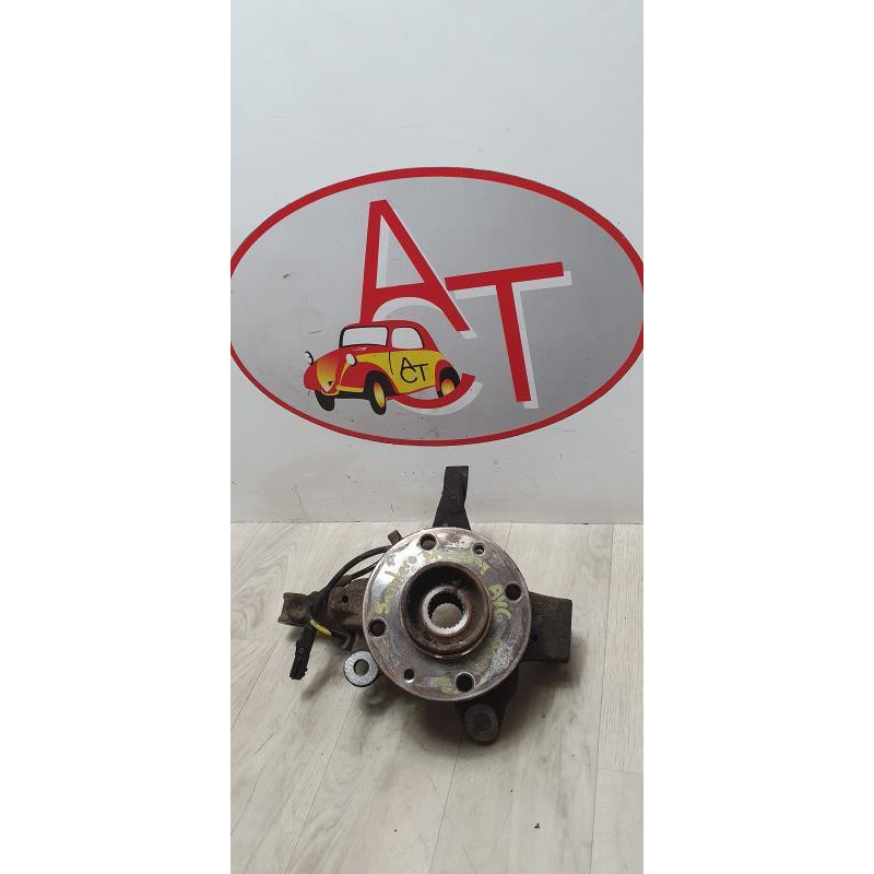 Fusee avant gauche DACIA SANDERO 2 PHASE 2 d’occasion