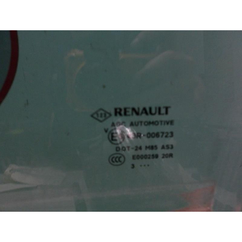 Vitre arriere gauche RENAULT SCENIC 3 PHASE 3 d’occasion
