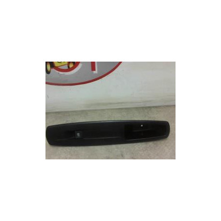 Interrupteur de leve vitre avant droit RENAULT SCENIC 3 PHASE 3 d’occasion