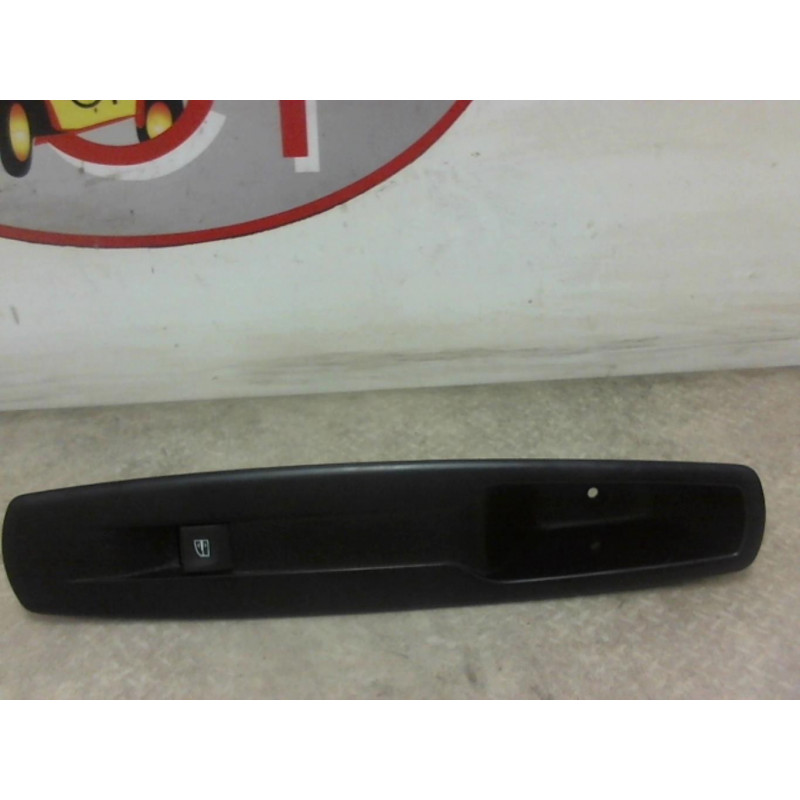 Interrupteur de leve vitre avant droit RENAULT SCENIC 3 PHASE 3 d’occasion