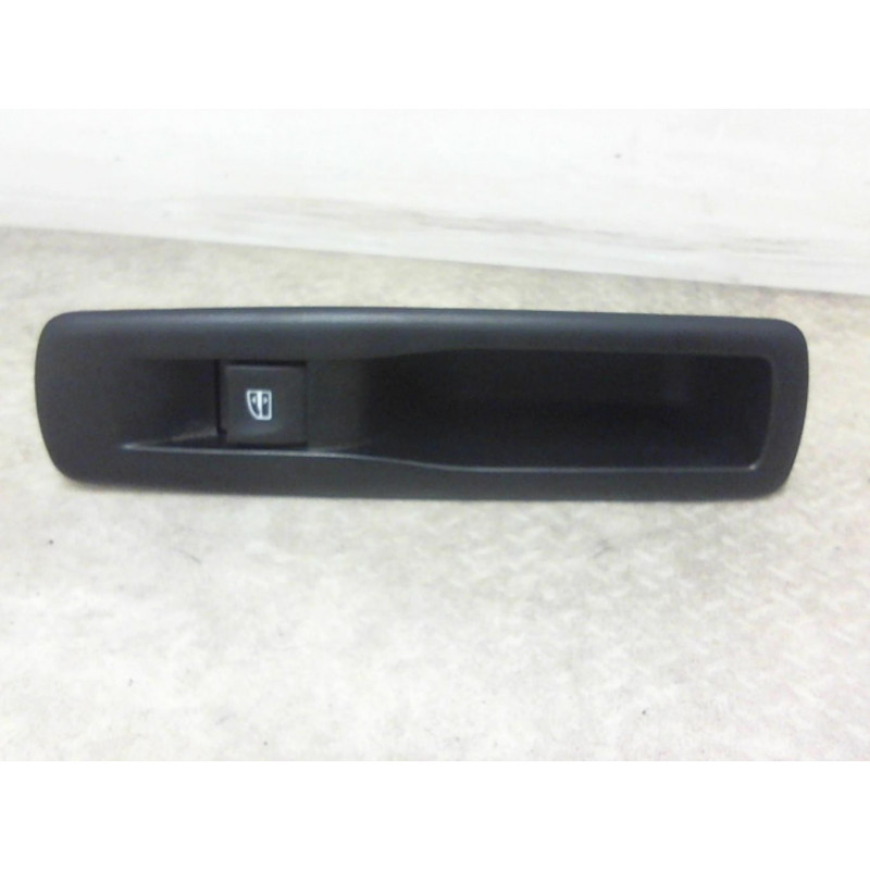 Interrupteur de leve vitre arriere droit RENAULT SCENIC 3 PHASE 3 d’occasion