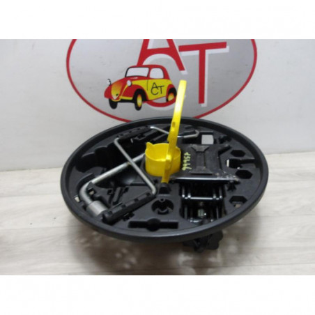 Cric (Ensemble depannage) RENAULT CLIO 2 PHASE 1 d’occasion