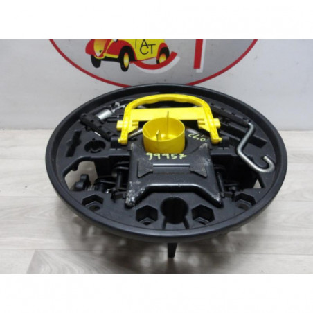 Cric (Ensemble depannage) RENAULT CLIO 2 PHASE 1 d’occasion
