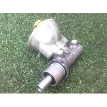 Maitre cylindre (freinage) VOLKSWAGEN P0LO III SDI FLIGHT HAYON d’occasion