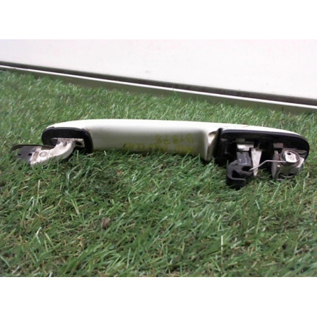 Poignee porte arriere droit VOLKSWAGEN P0LO III SDI FLIGHT HAYON d’occasion