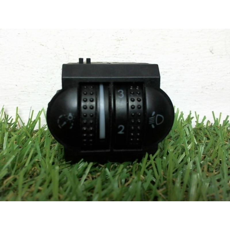 Commande de reglage hauteur de phare VOLKSWAGEN PASSAT V (3B5) BREAK d’occasion