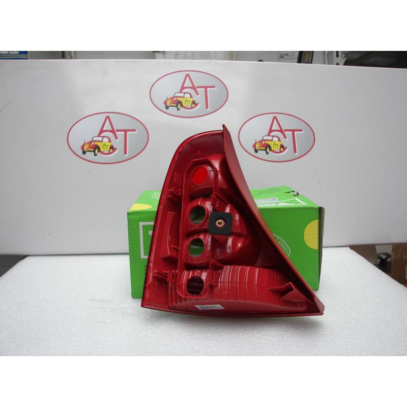 Feu arriere principal droit (feux) RENAULT CLIO II PHASE 2 d’occasion