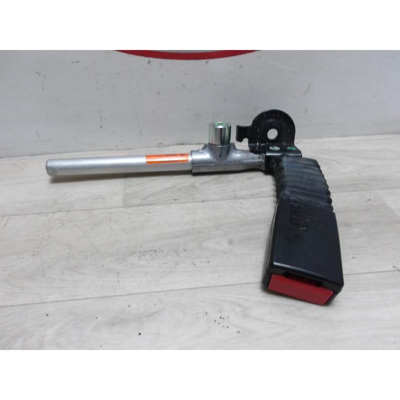 Attache ceinture arriere droit MERCEDES CLASSE CLK 209 COUPE d’occasion