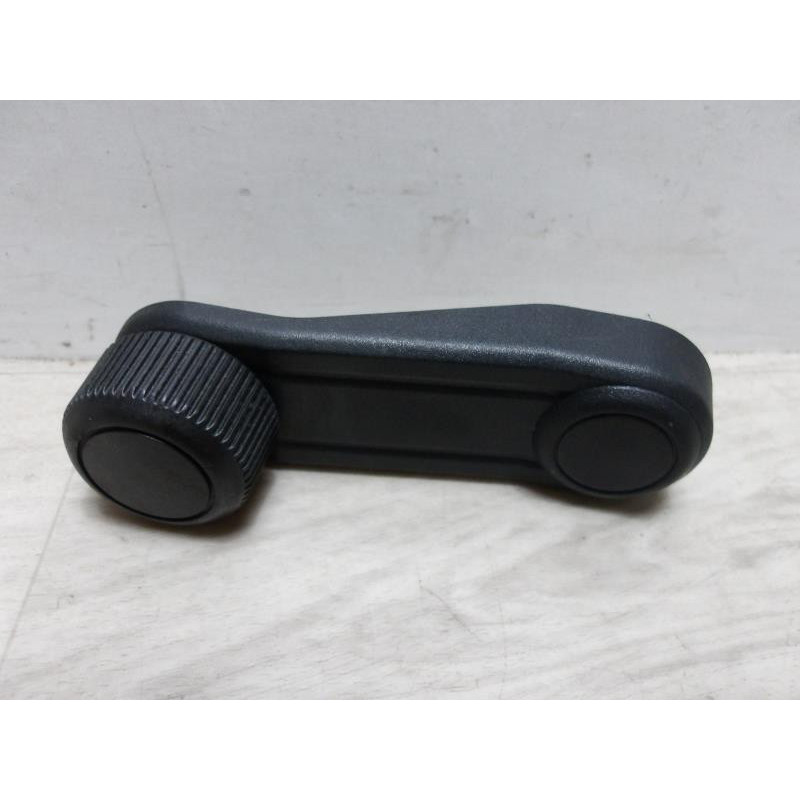 Manivelle de leve vitre MERCEDES CLASSE A 169 PHASE 1 d’occasion