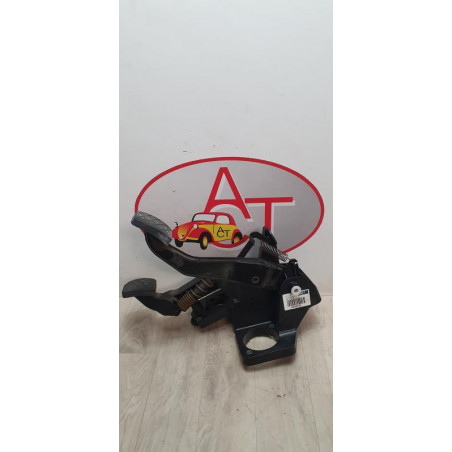 Pedalier d'embrayage MERCEDES CLASSE A 169 PHASE 1 d’occasion