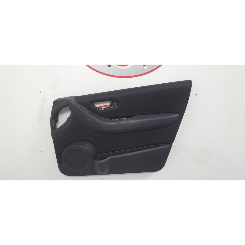 Panneau de porte avant droit MERCEDES CLASSE A 169 PHASE 1 d’occasion