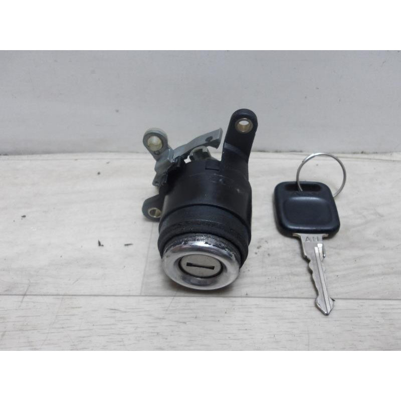 Serrure de coffre AUDI 80 3 PHASE 1 d’occasion
