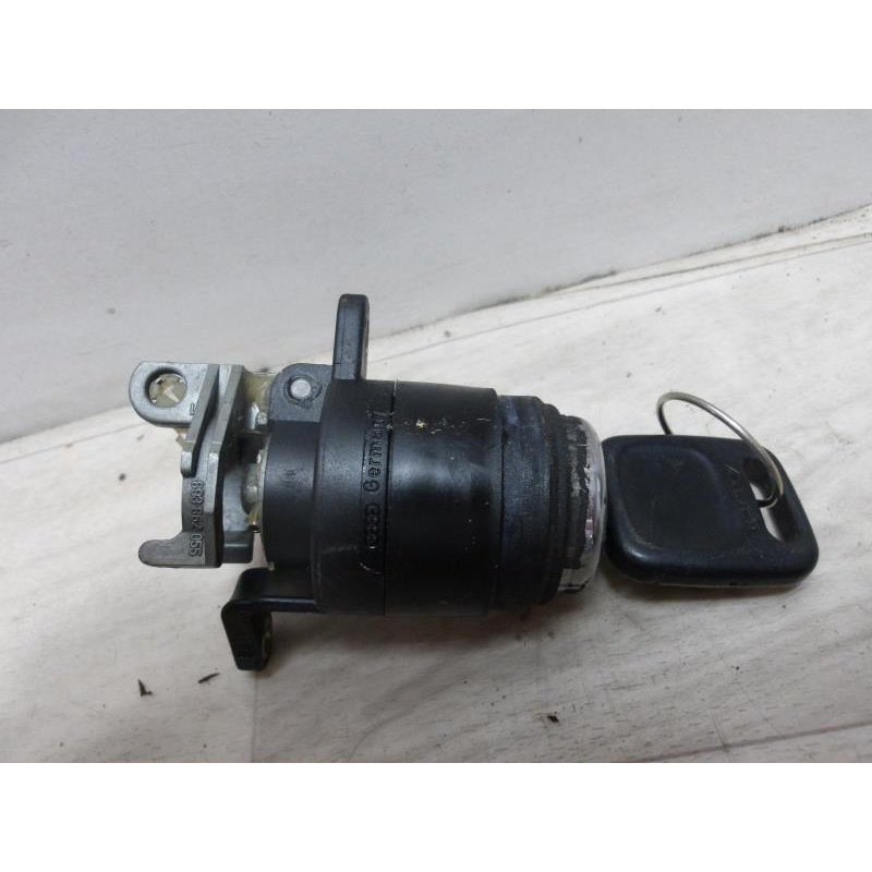 Serrure de coffre AUDI 80 3 PHASE 1 d’occasion