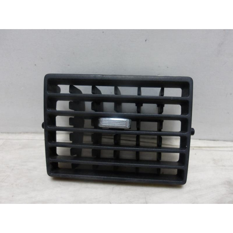 Aerateur tableau de bord avant gauche PEUGEOT 307 PHASE 1 BREAK d’occasion