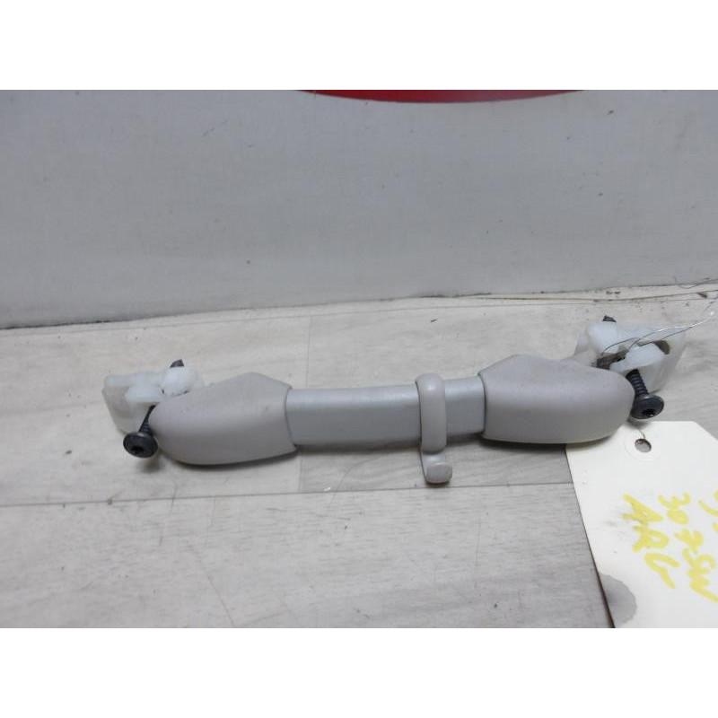 Poignee de maintien arriere gauche PEUGEOT 307 PHASE 1 BREAK d’occasion