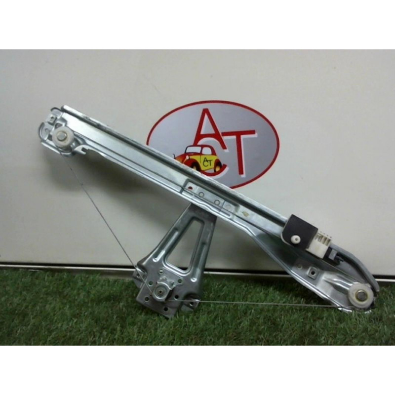 Leve vitre mecanique arriere gauche RENAULT CLIO III PHASE 1 d’occasion