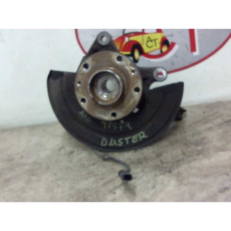 Fusee avant gauche DACIA DUSTER 1 PHASE 1 d’occasion