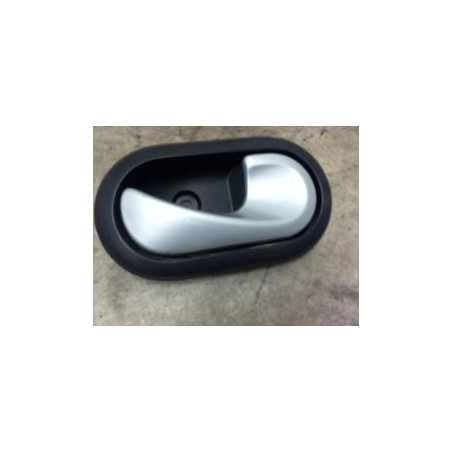 Poignee interieur arriere droit DACIA SANDERO 1 d’occasion