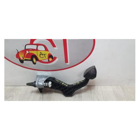 Pedalier d'embrayage VOLKSWAGEN GOLF 4 d’occasion